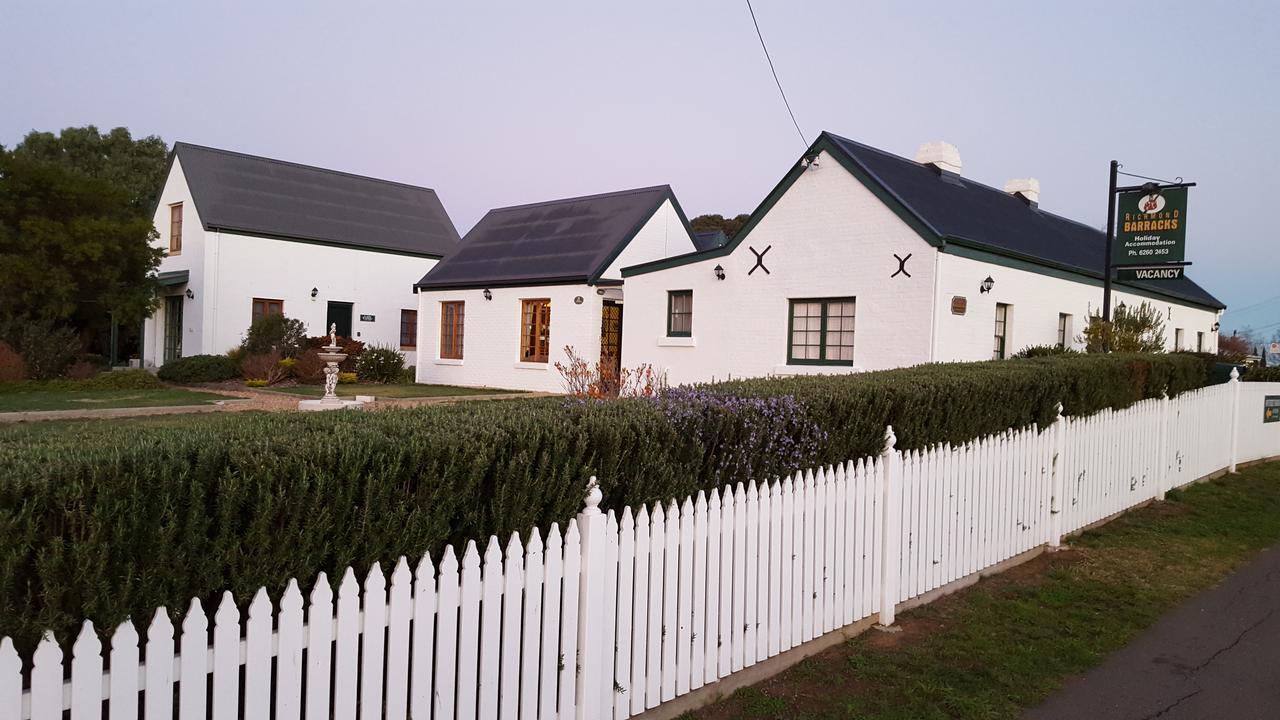 Richmond Barracks Hotel Buitenkant foto
